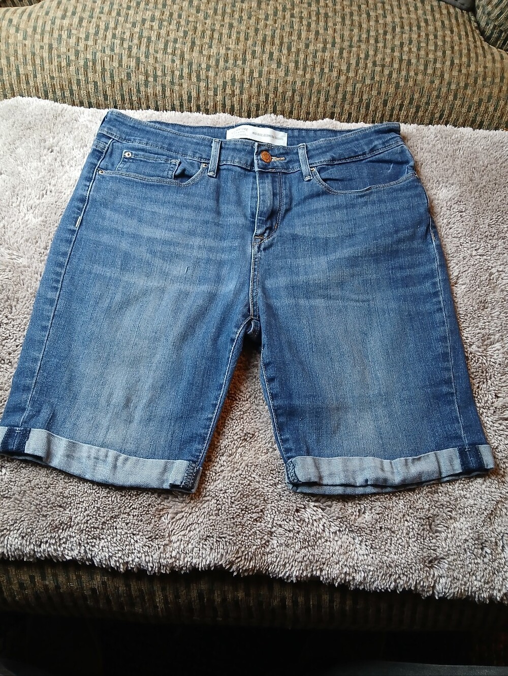 Signature by Levi Strauss Mid-Rise Bermuda Shorts Women's Size 12 / W31